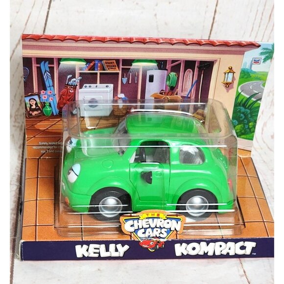 Vintage Collectible: The Chevron Cars Kelly Kompact - Moving Eyes, Trunk - Picture 1 of 7